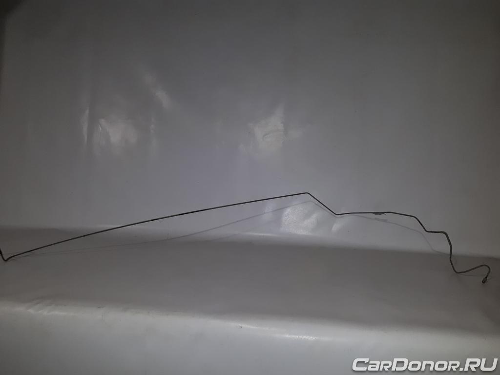 Трубка тормозная продольная длинная правая б/у для Mazda Familia S-Wagon